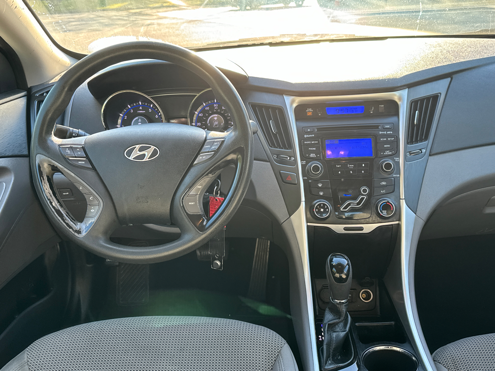 2013 Hyundai SONATA GLS 23