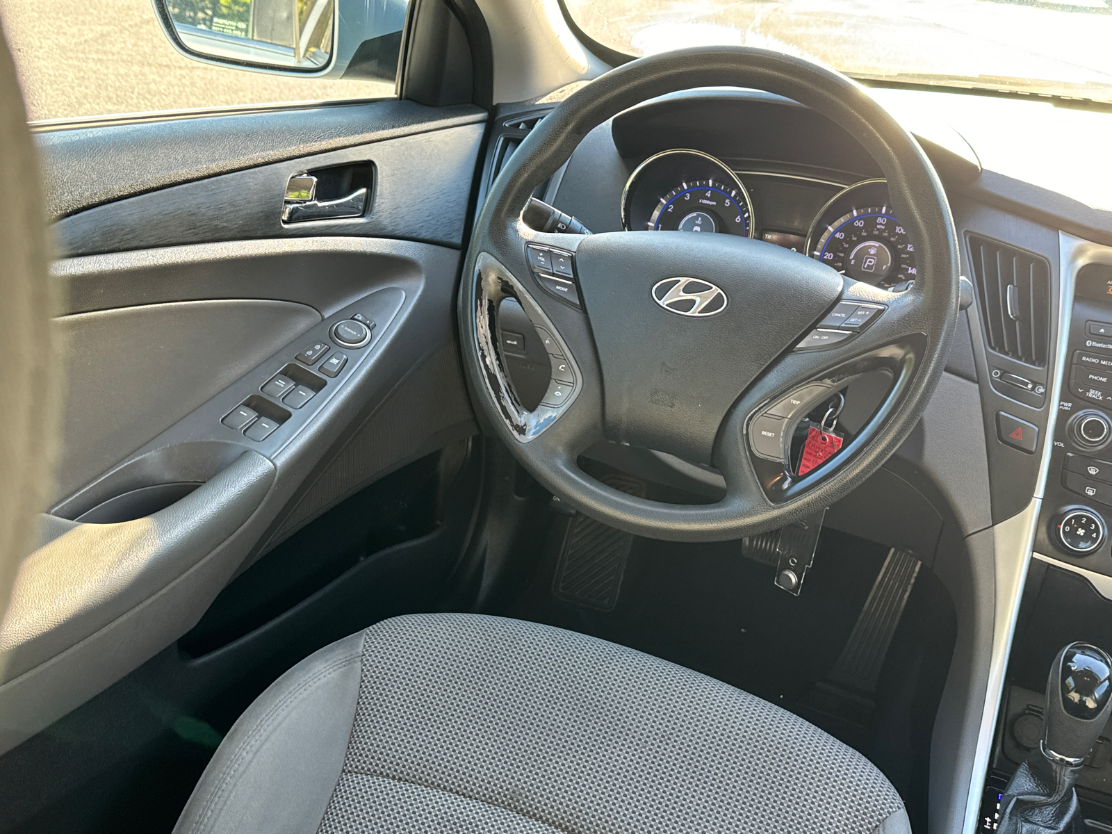 2013 Hyundai SONATA GLS 24