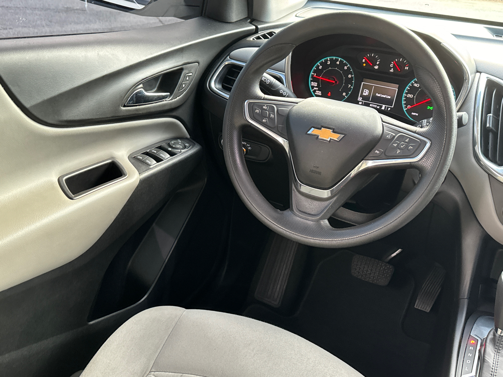 2019 Chevrolet Equinox LS 24