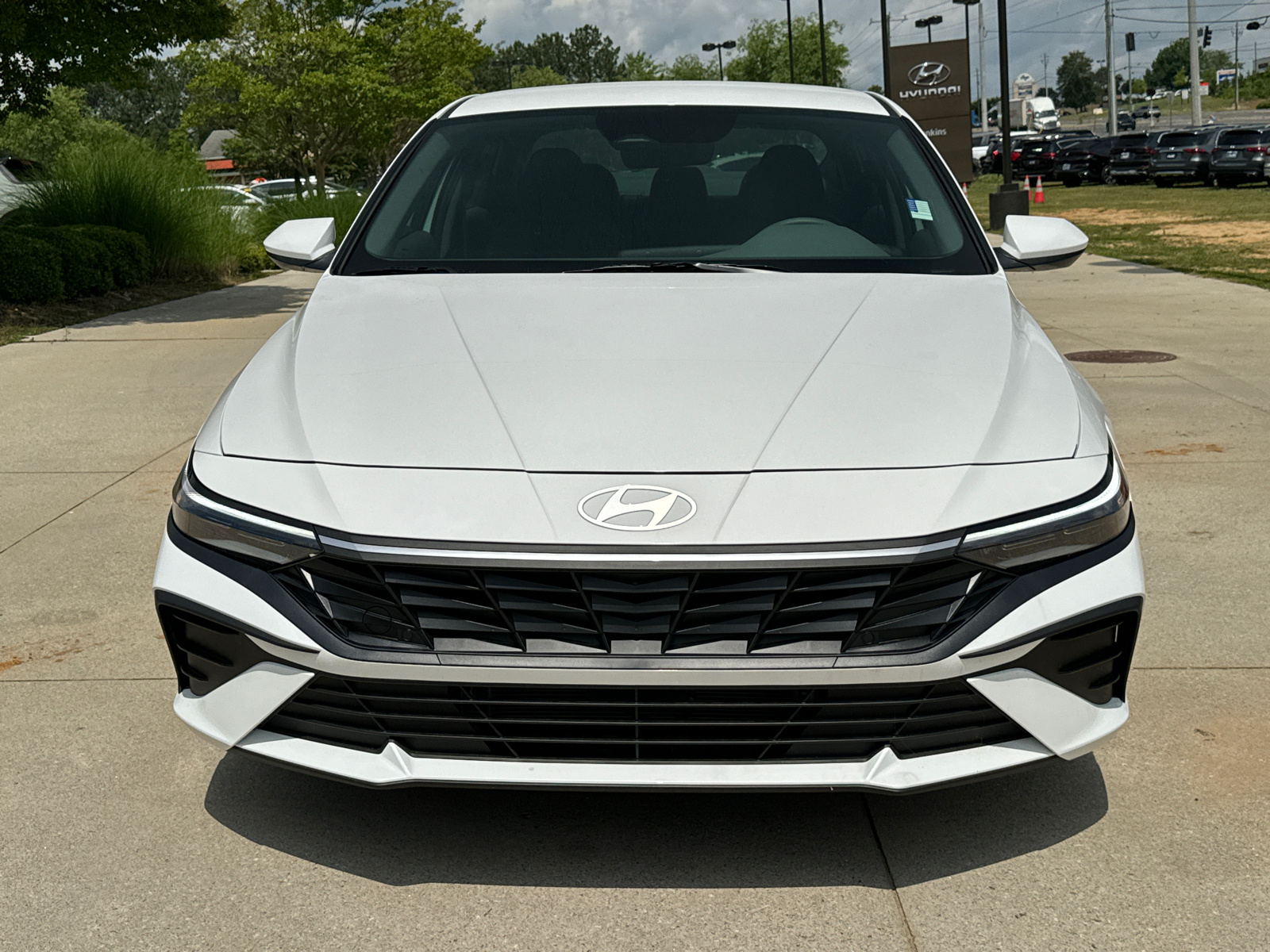 2024 Hyundai Elantra Hybrid Blue 2