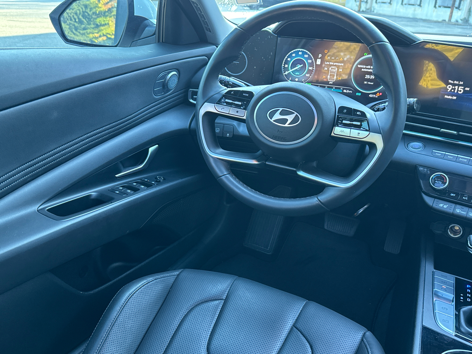 2024 Hyundai Elantra Hybrid Limited 24