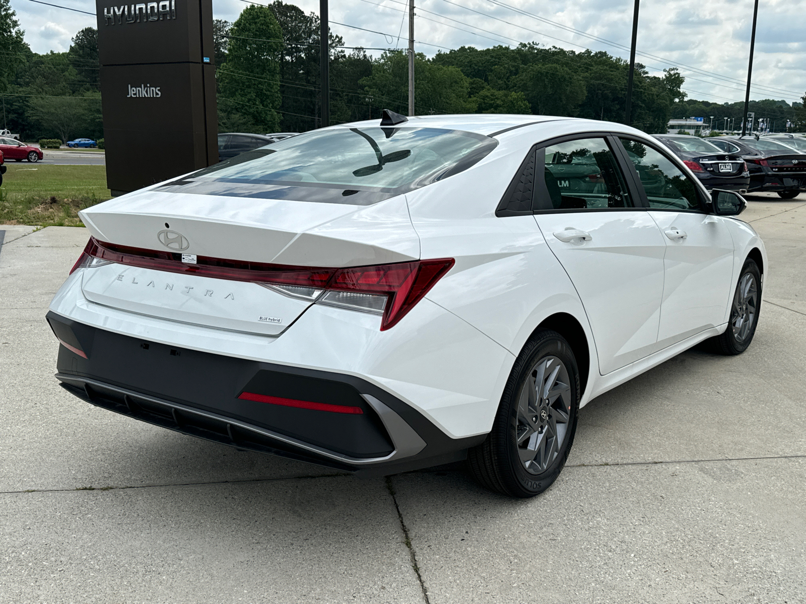 2024 Hyundai Elantra Hybrid Blue 5