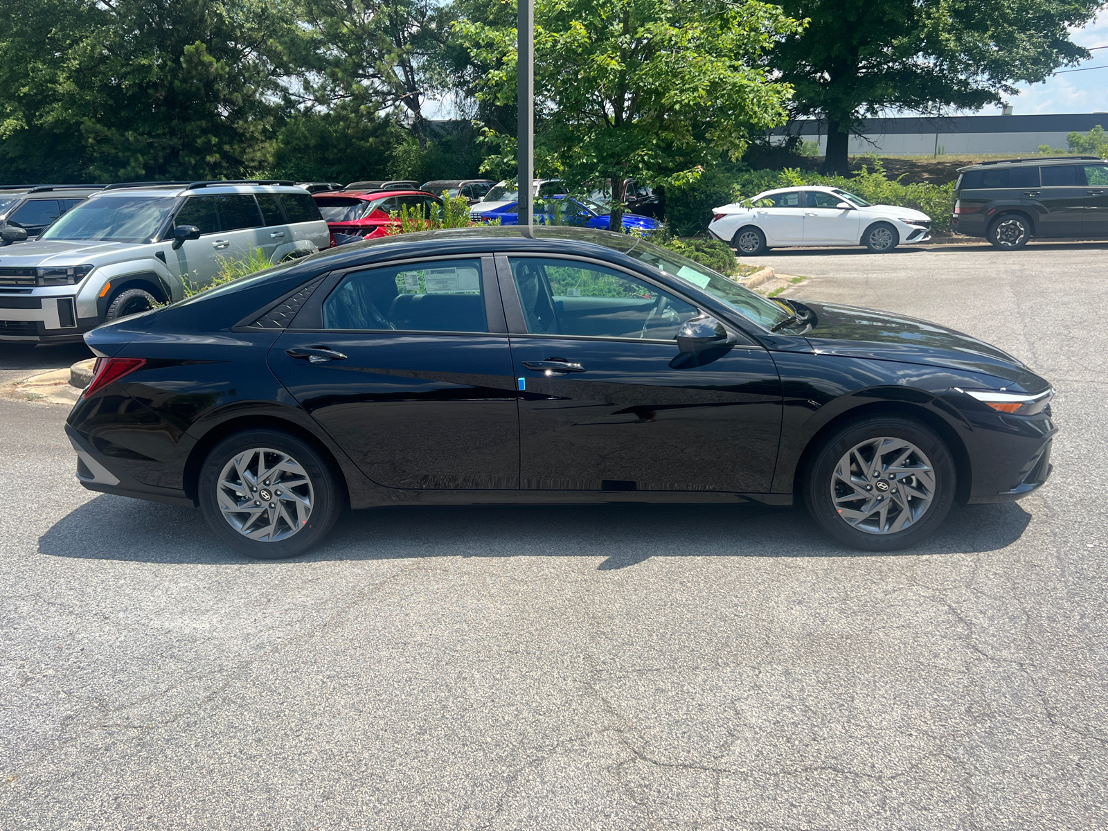 2024 Hyundai Elantra Hybrid Blue 4