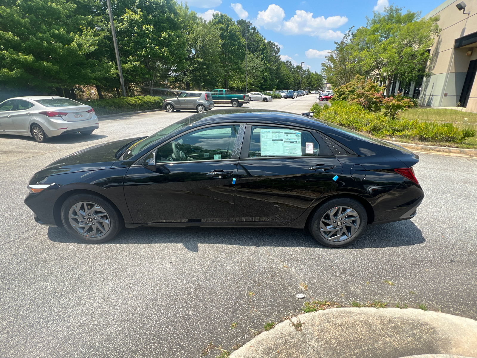 2024 Hyundai Elantra Hybrid Blue 8