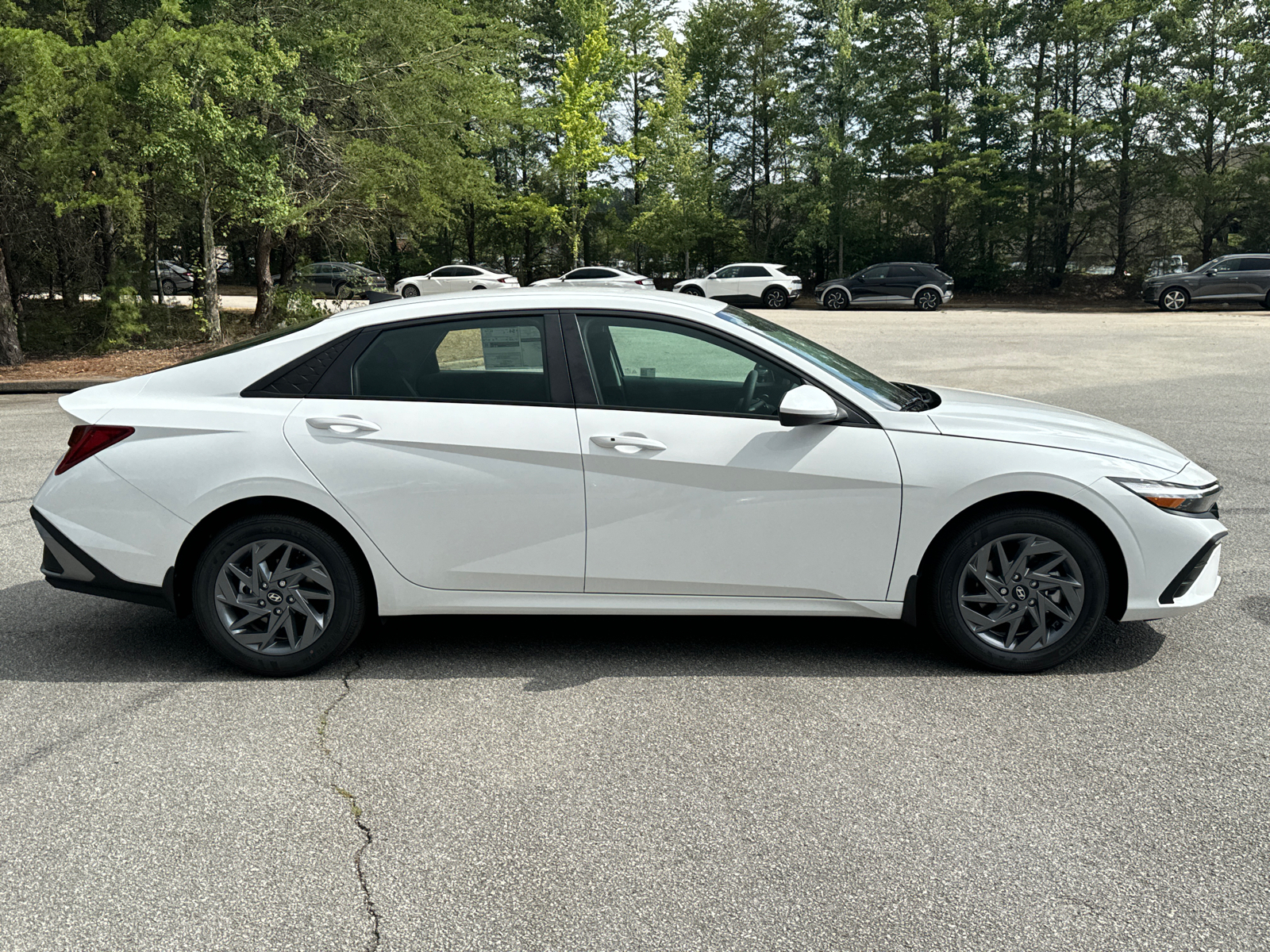 2024 Hyundai Elantra Hybrid Blue 5