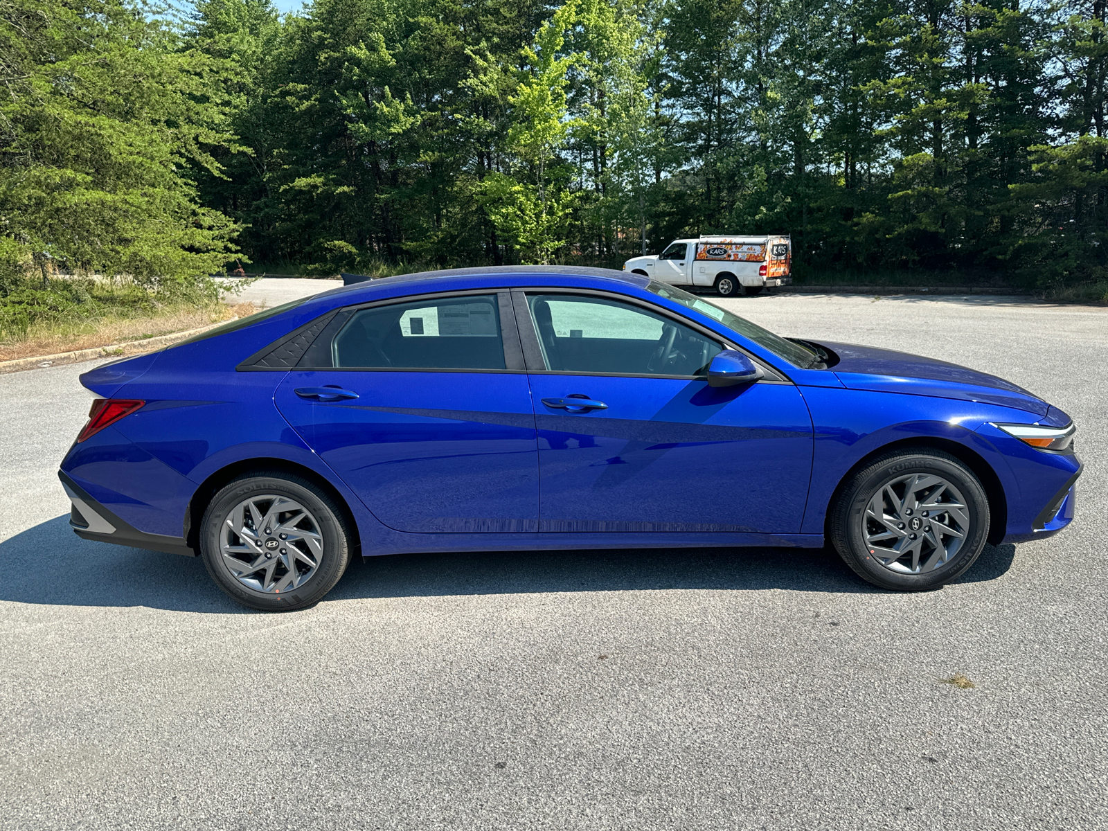 2024 Hyundai Elantra Hybrid Blue 5