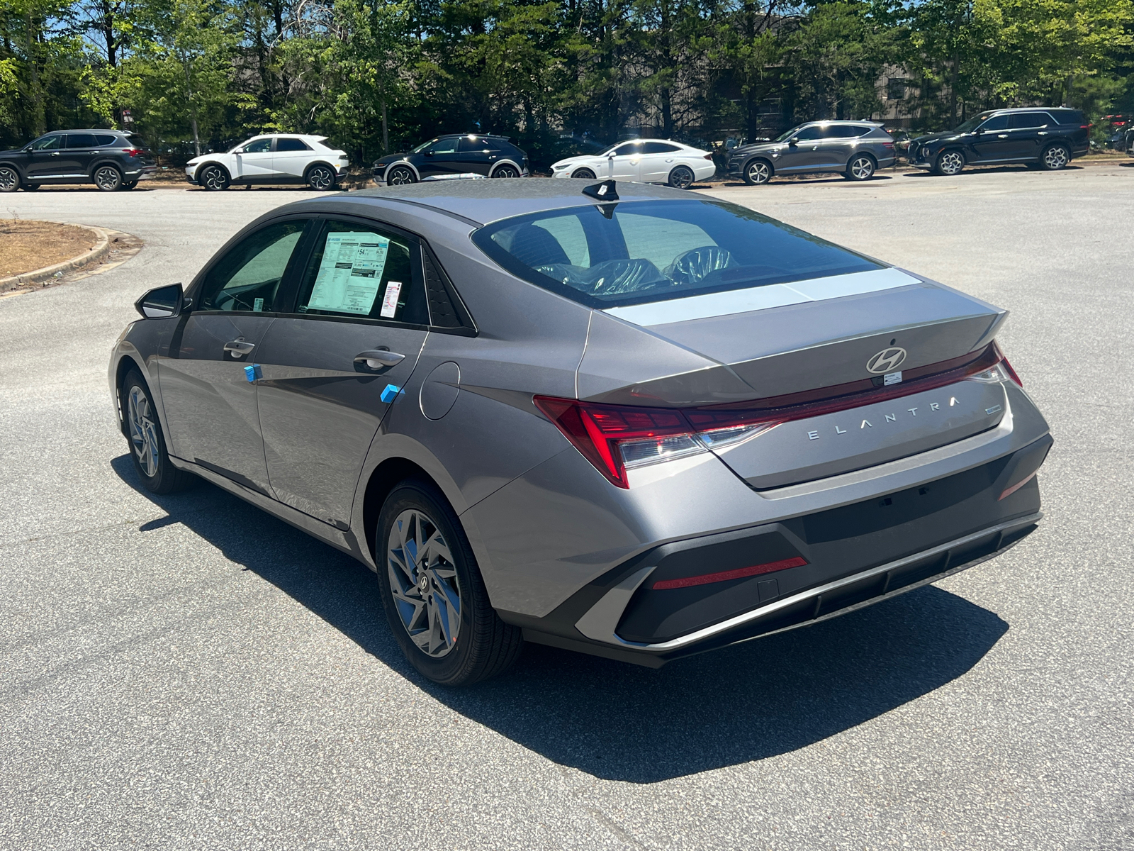 2024 Hyundai Elantra Hybrid Blue 7