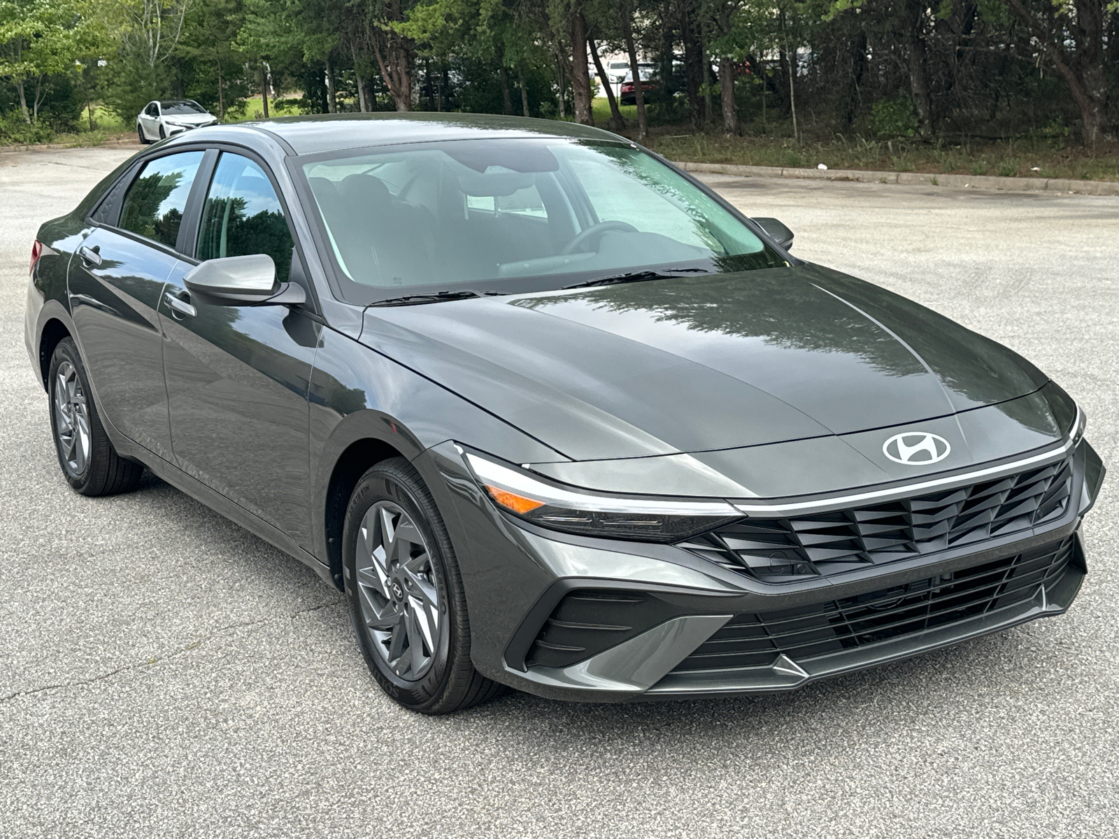 2024 Hyundai Elantra Hybrid Blue 3