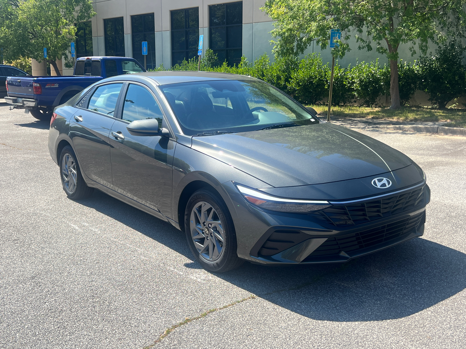 2024 Hyundai Elantra Hybrid Blue 3