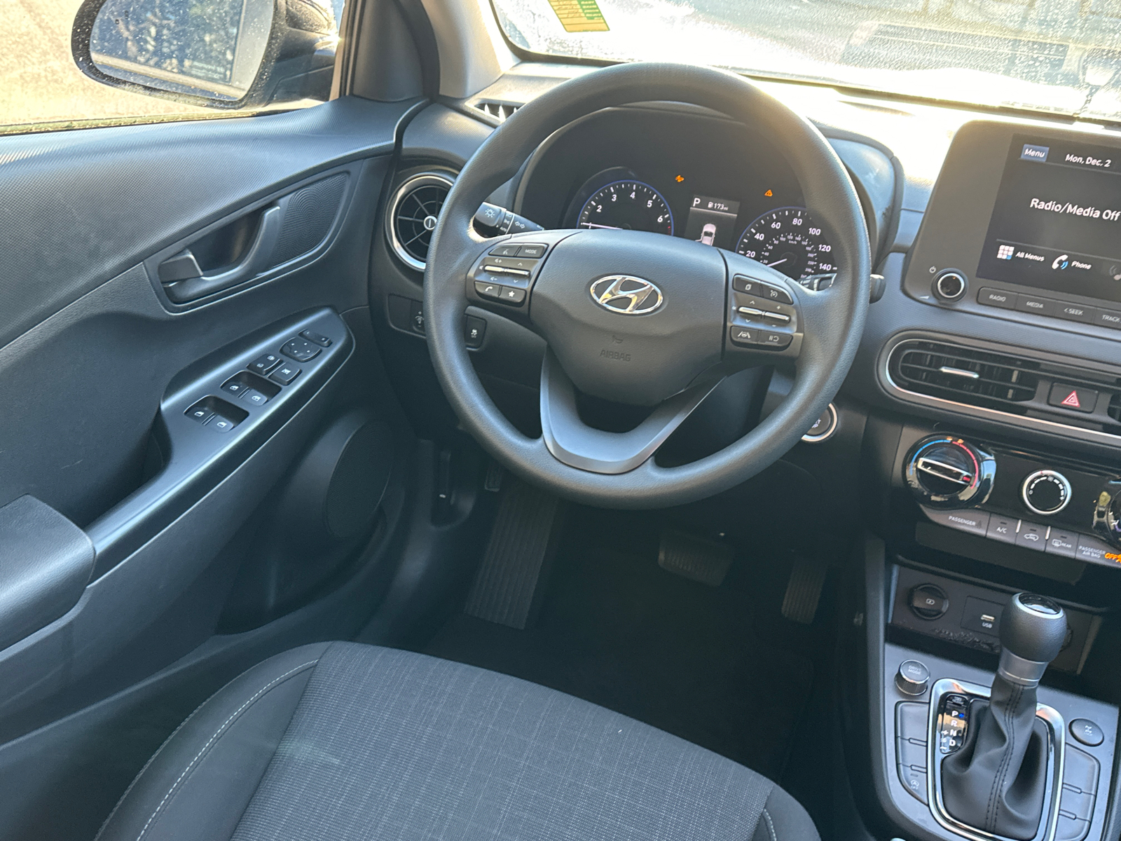 2023 Hyundai Kona SEL 24