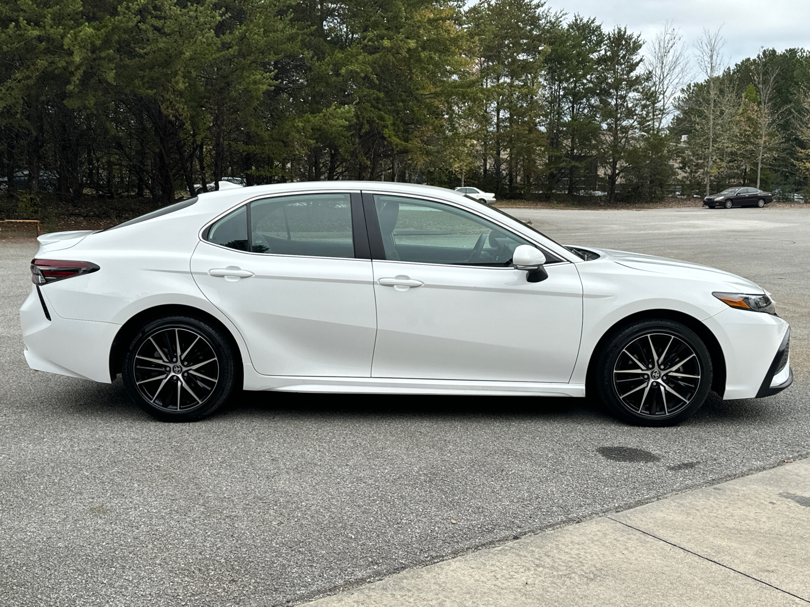 2024 Toyota Camry SE 4