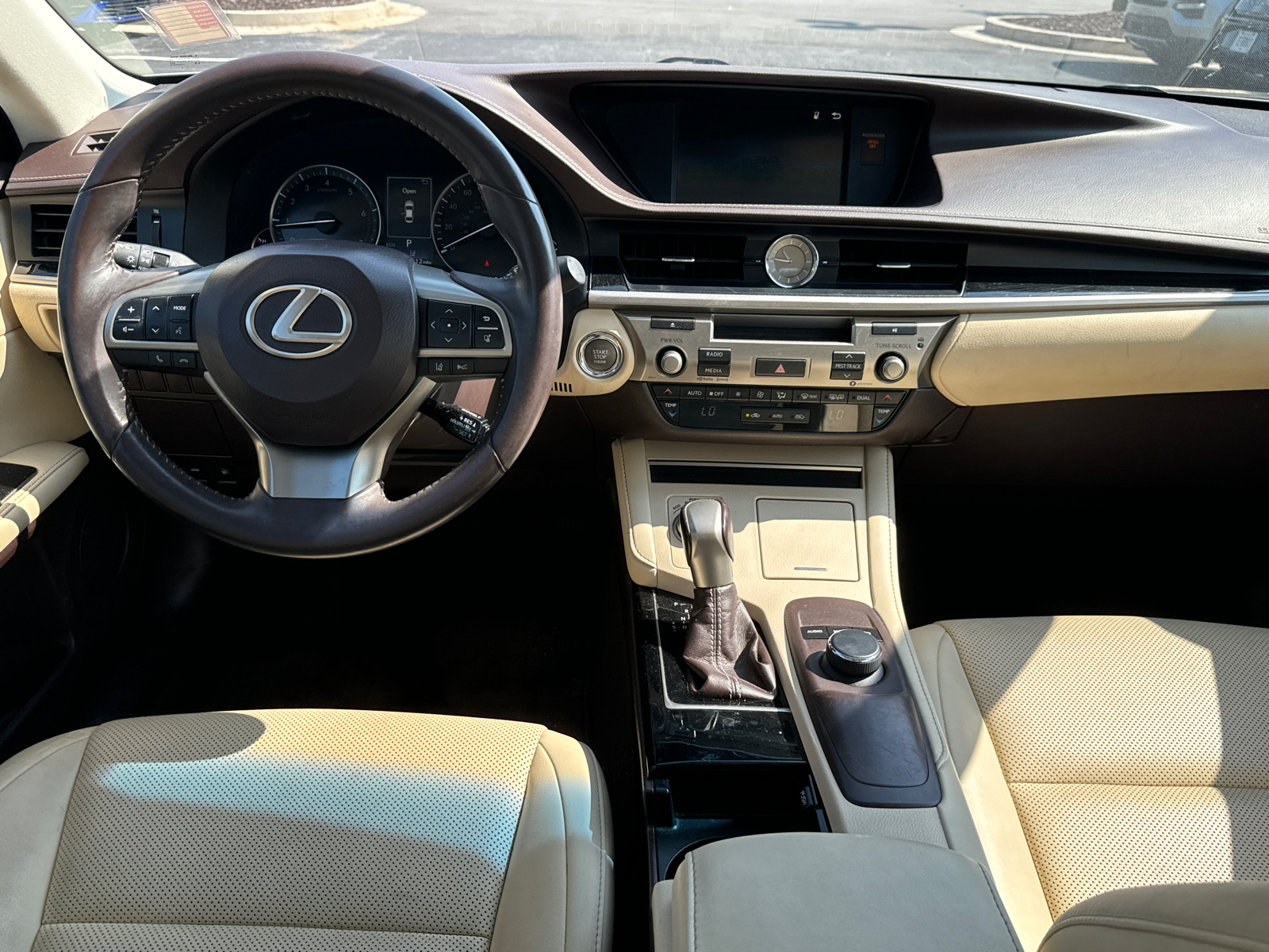 2017 Lexus ES 350 23