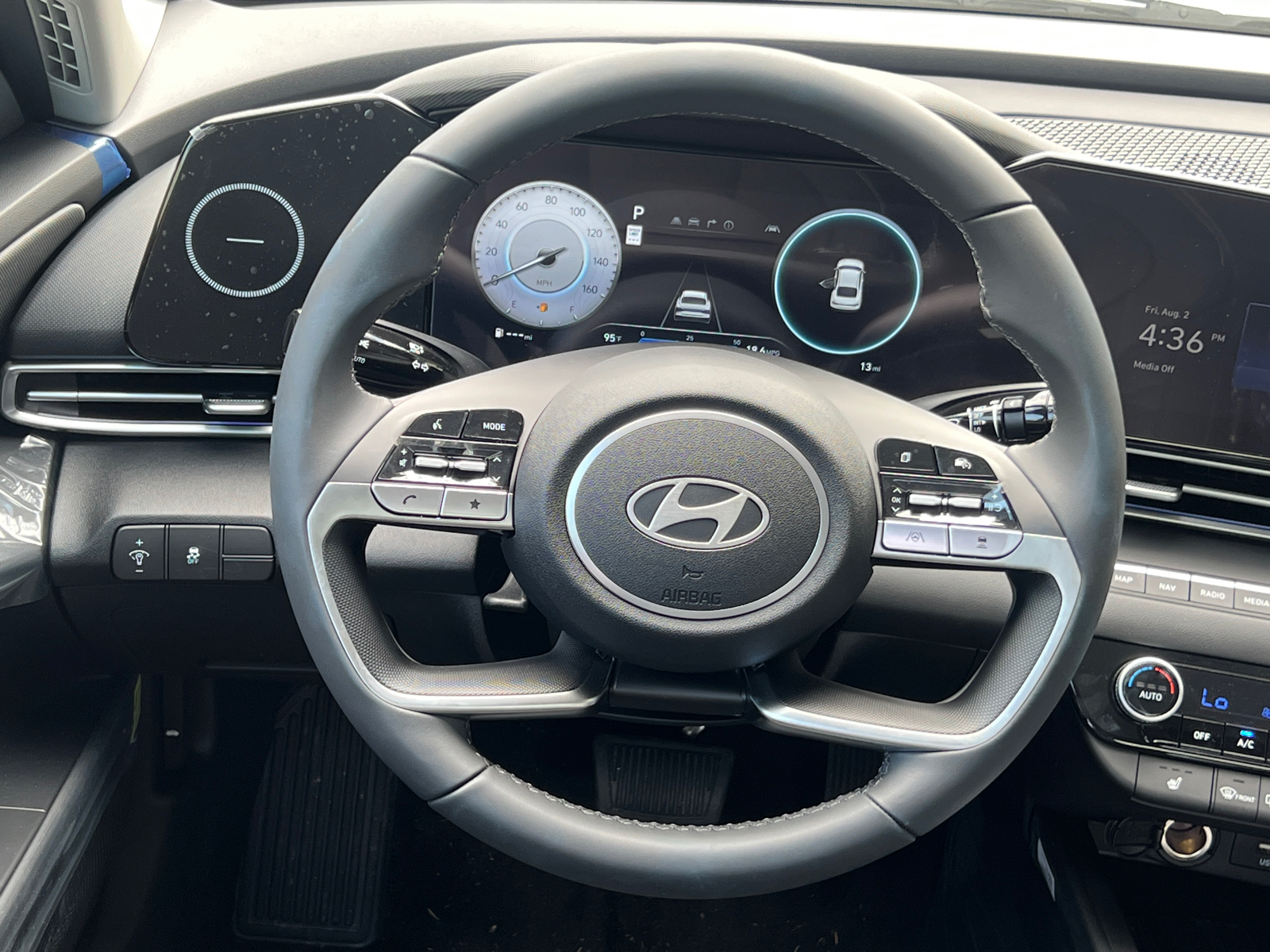 2024 Hyundai Elantra Limited 17