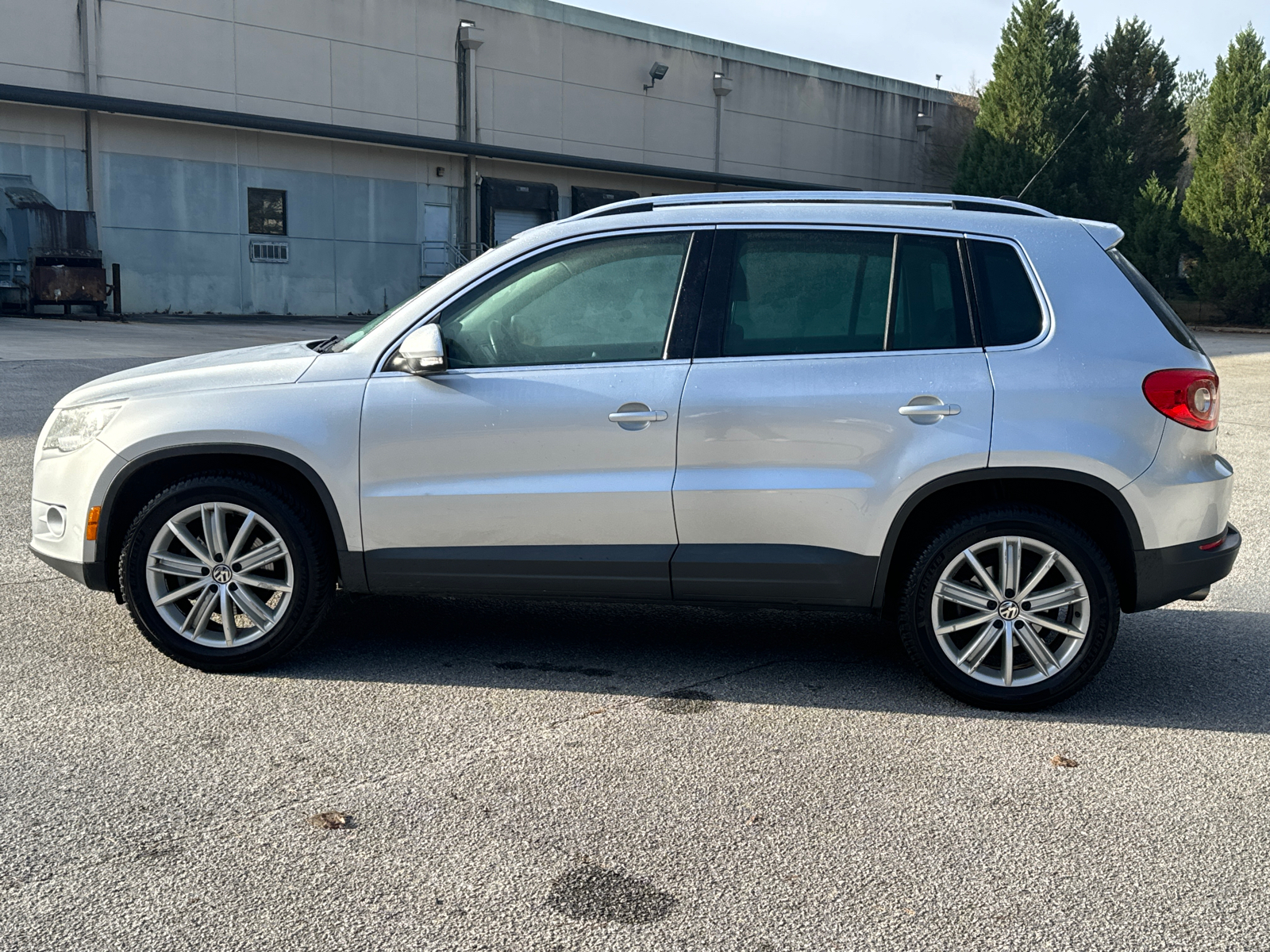 2011 Volkswagen Tiguan SE 8