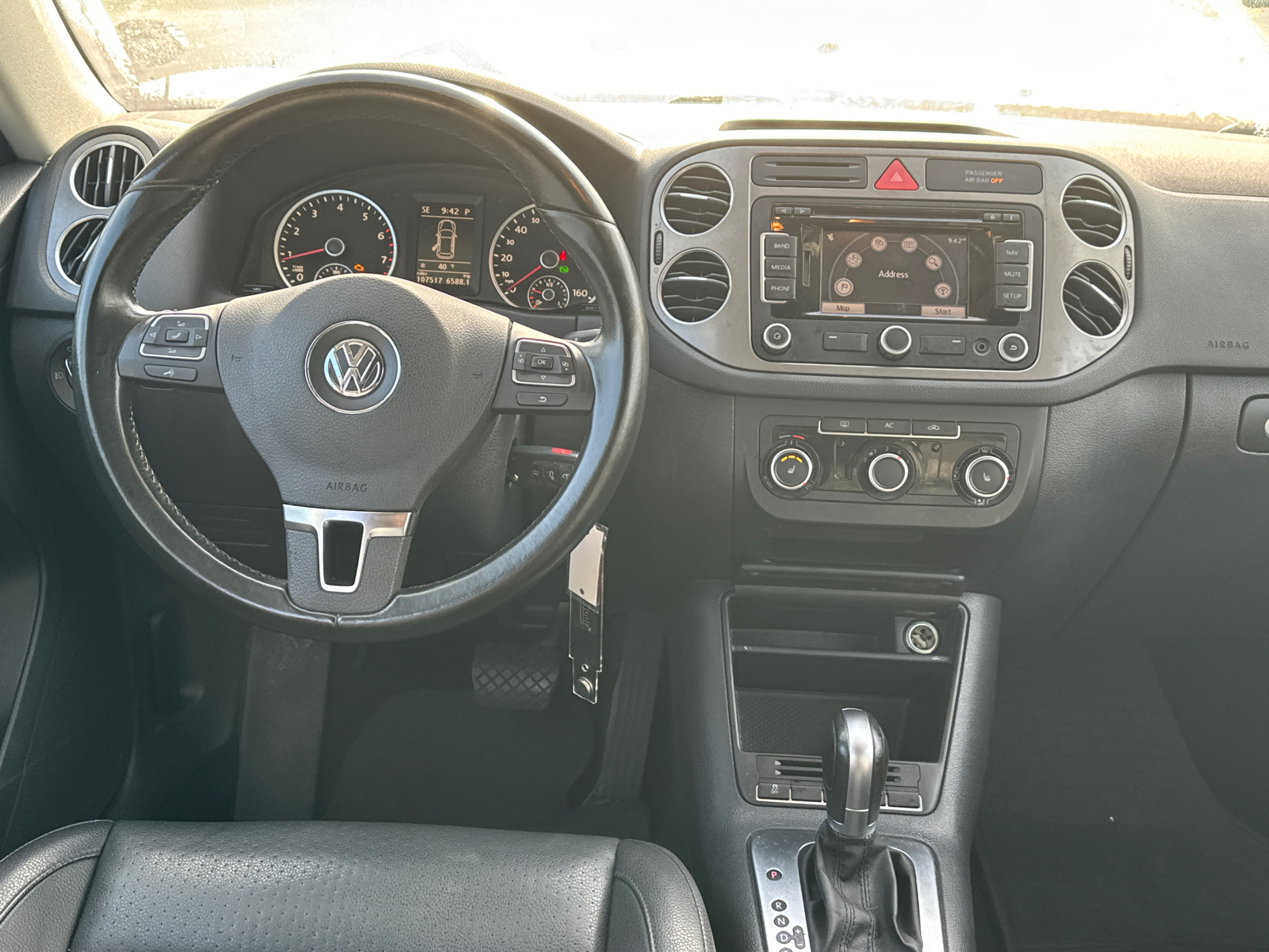 2011 Volkswagen Tiguan SE 23