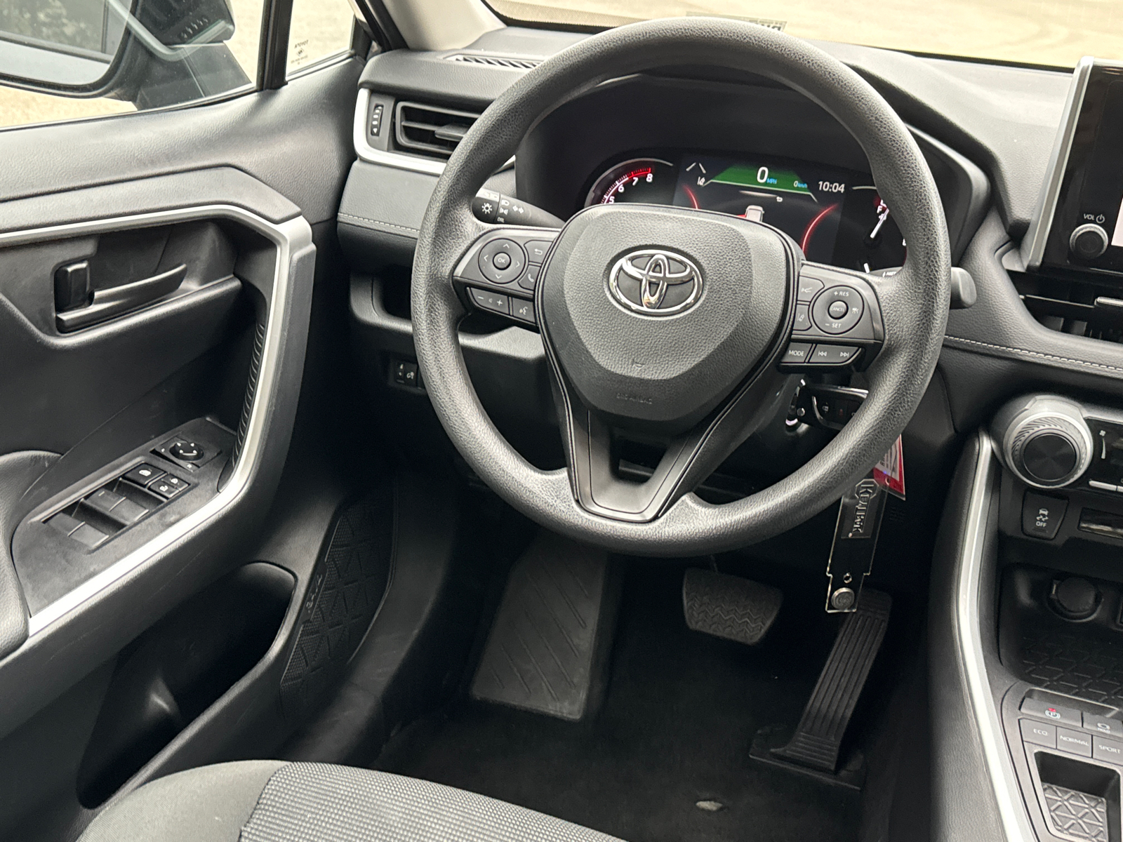 2024 Toyota RAV4 LE 24