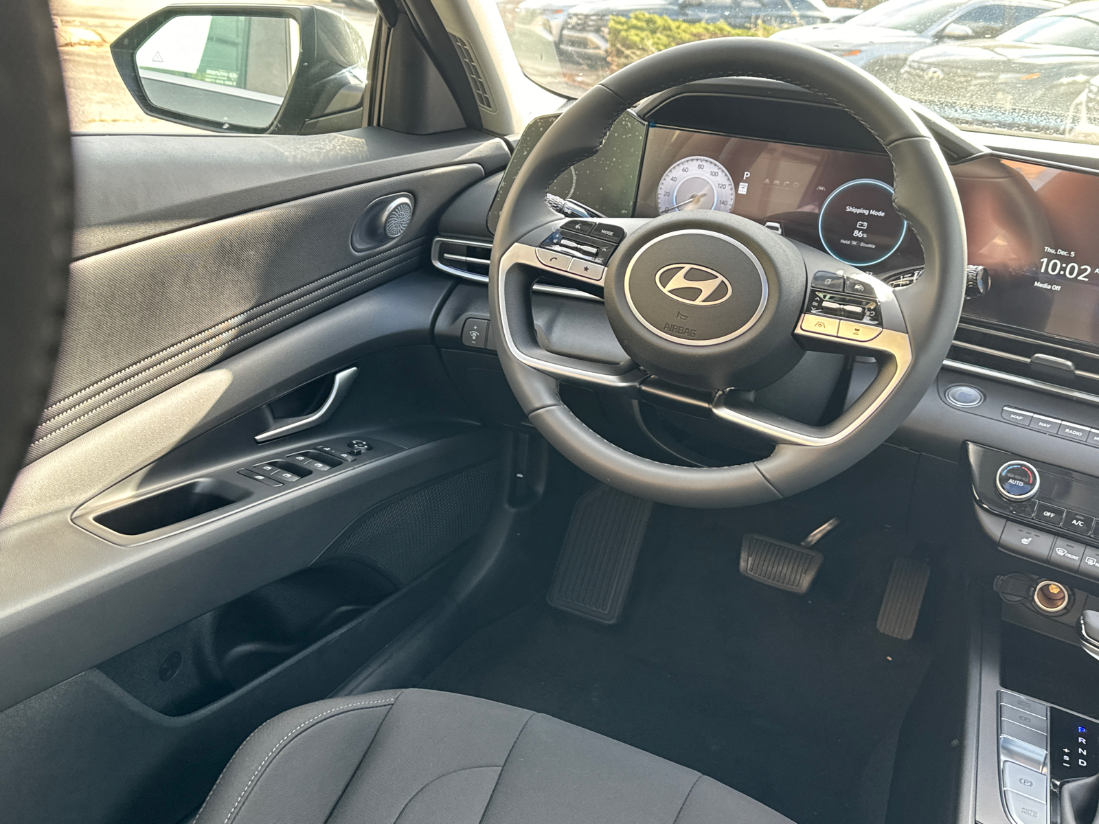 2025 Hyundai Elantra SEL 24