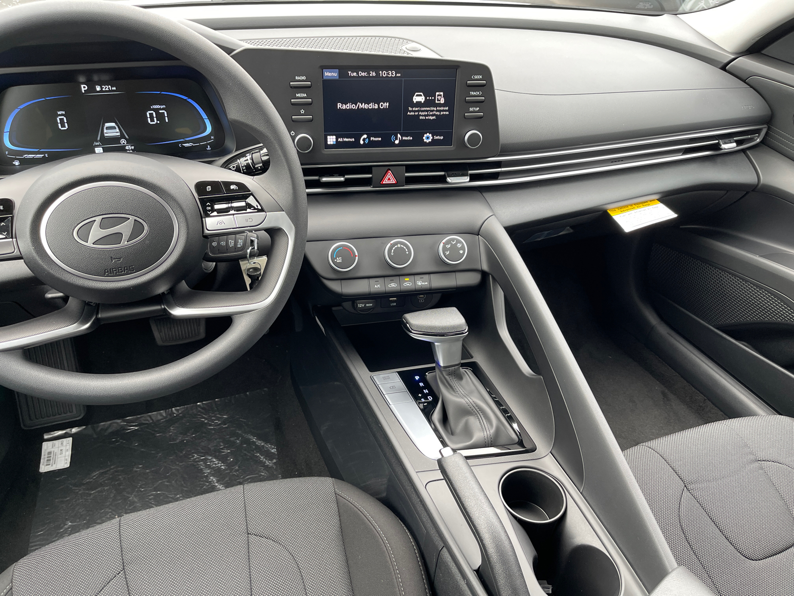 2024 Hyundai Elantra SE 17