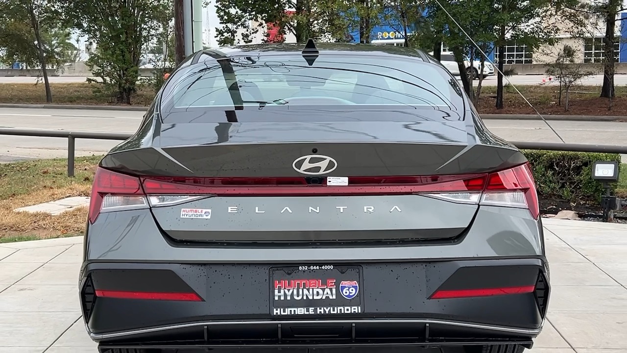 2024 Hyundai Elantra SEL 16