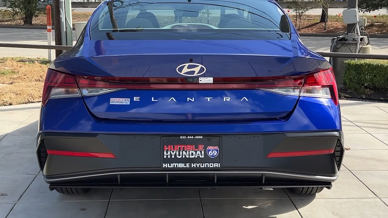 2024 Hyundai Elantra SEL 17