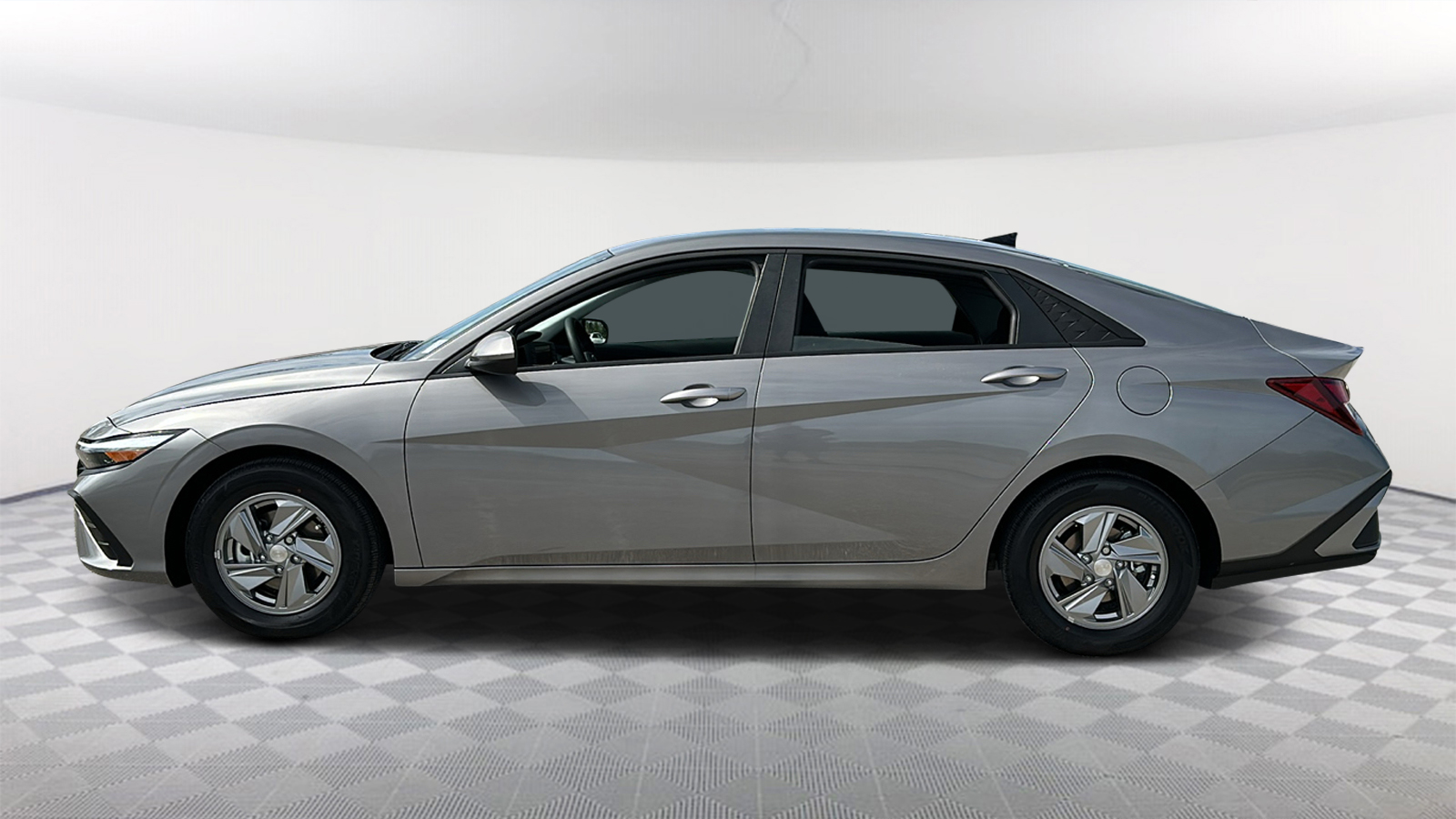 2024 Hyundai Elantra SE 4