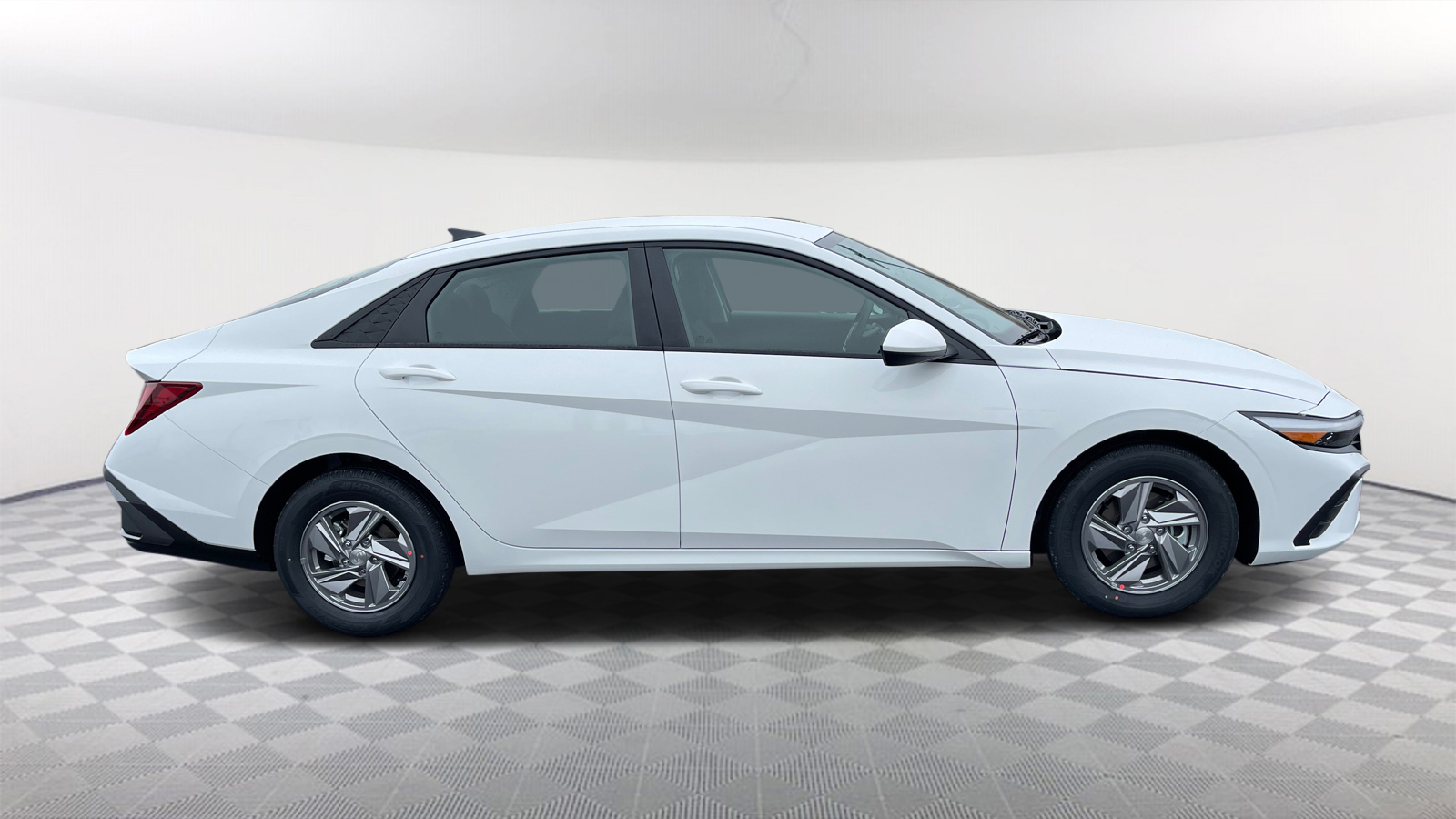 2024 Hyundai Elantra SE 7