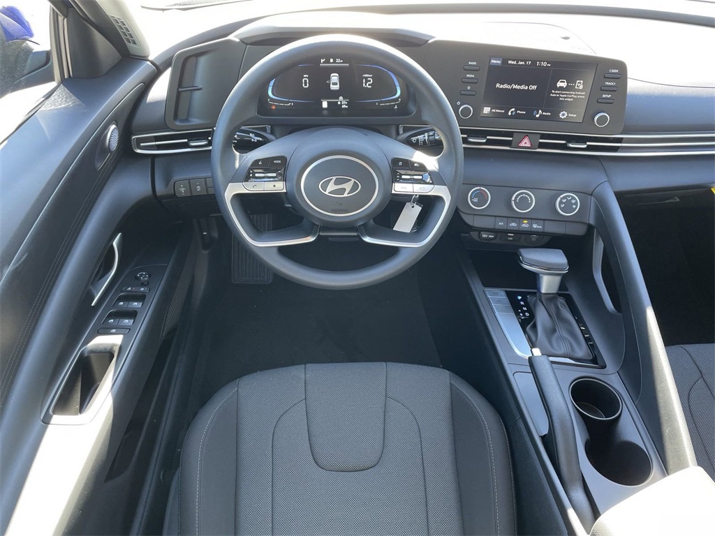 2024 Hyundai Elantra SE 15