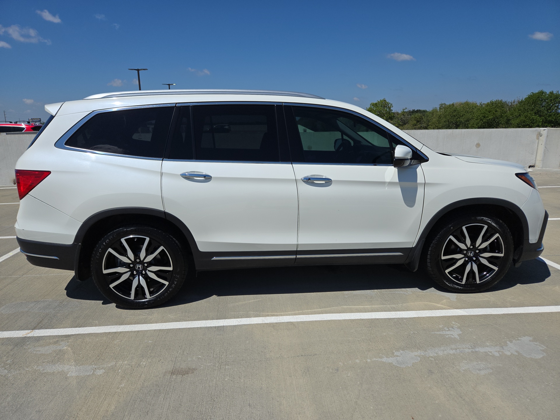 2019 Honda Pilot Touring 8-Passenger 13