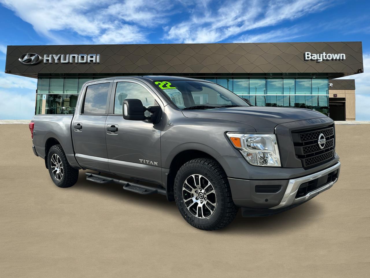 2022 Nissan Titan SV 1