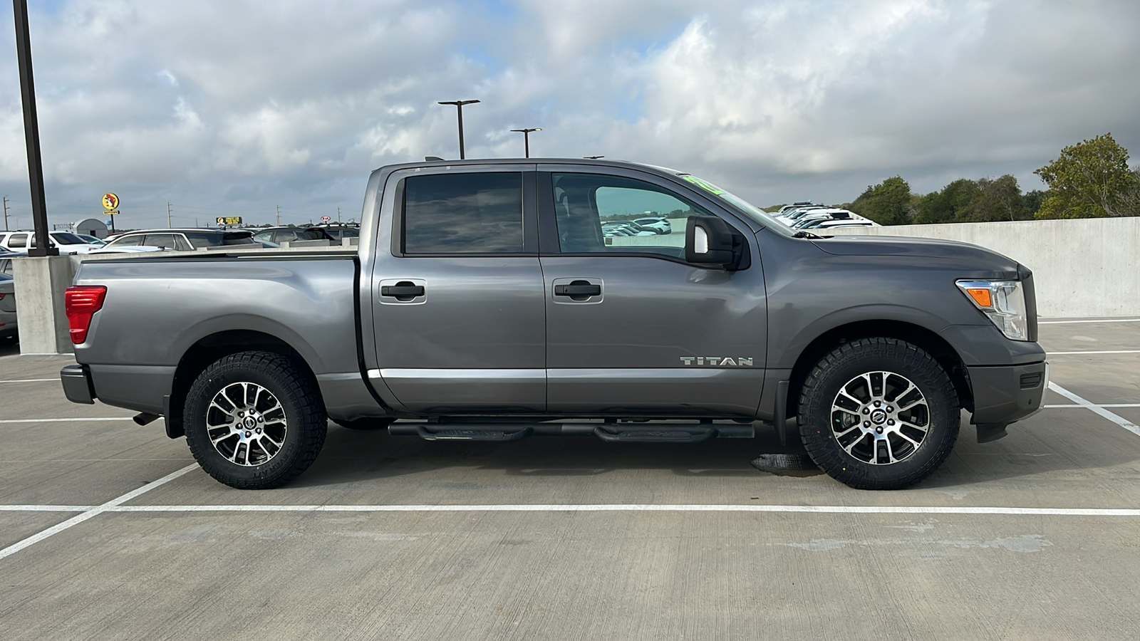 2022 Nissan Titan SV 12