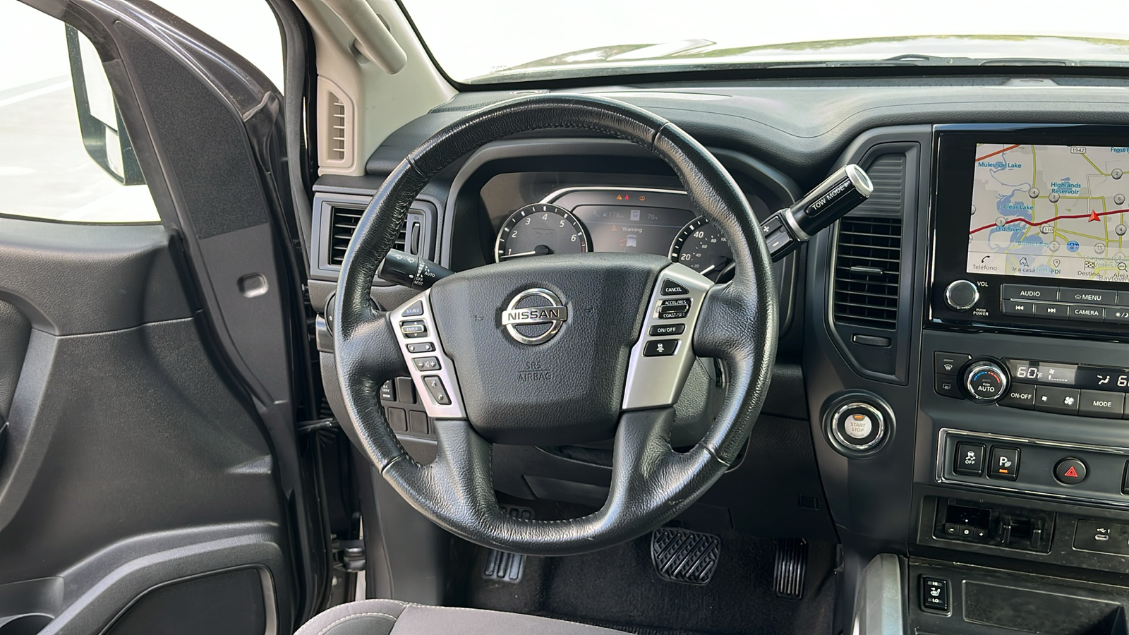 2022 Nissan Titan SV 24