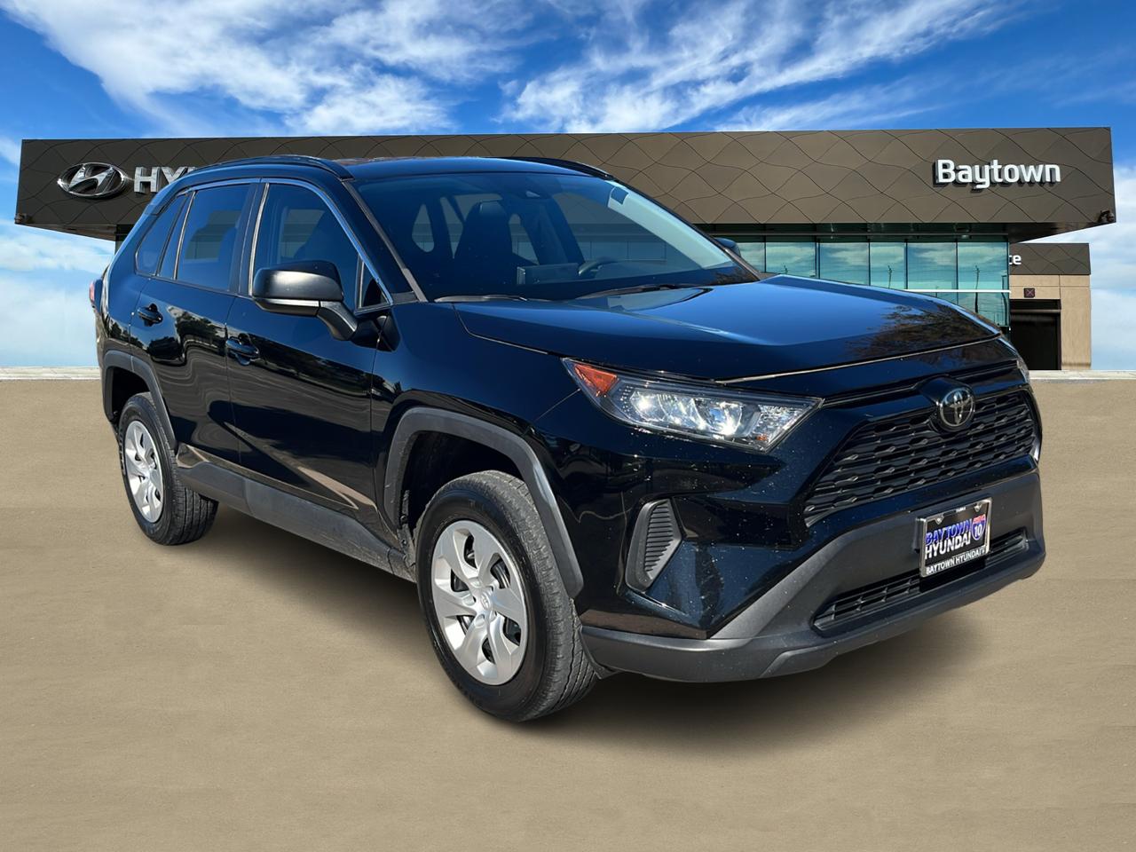 2021 Toyota RAV4 LE 1