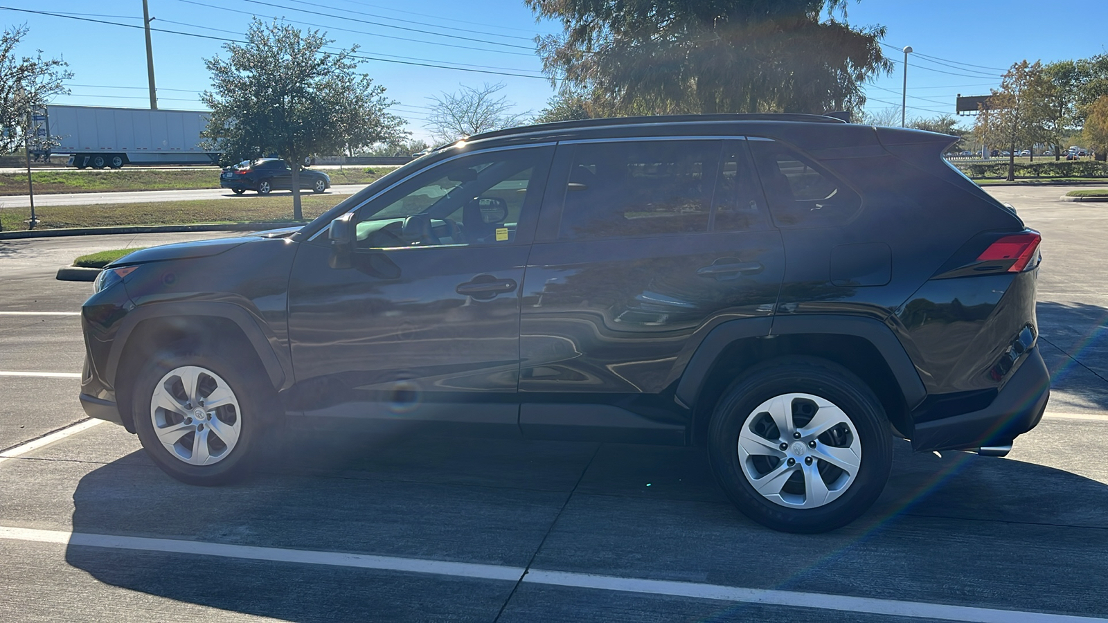 2021 Toyota RAV4 LE 8