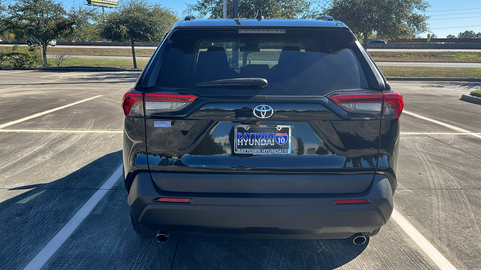 2021 Toyota RAV4 LE 10