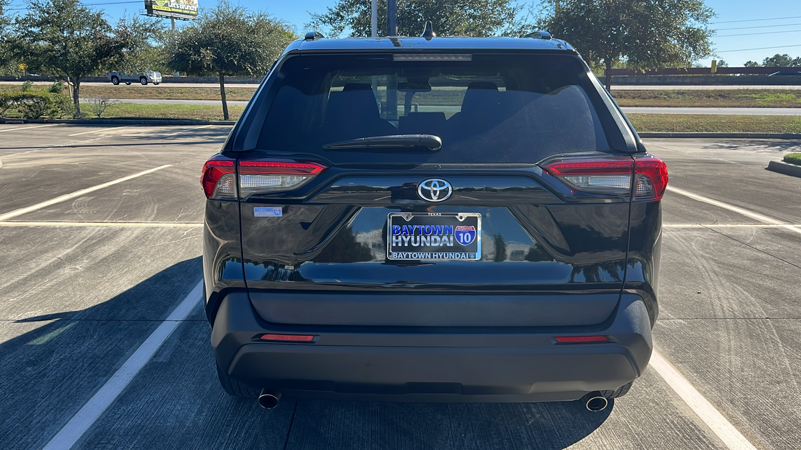 2021 Toyota RAV4 LE 11