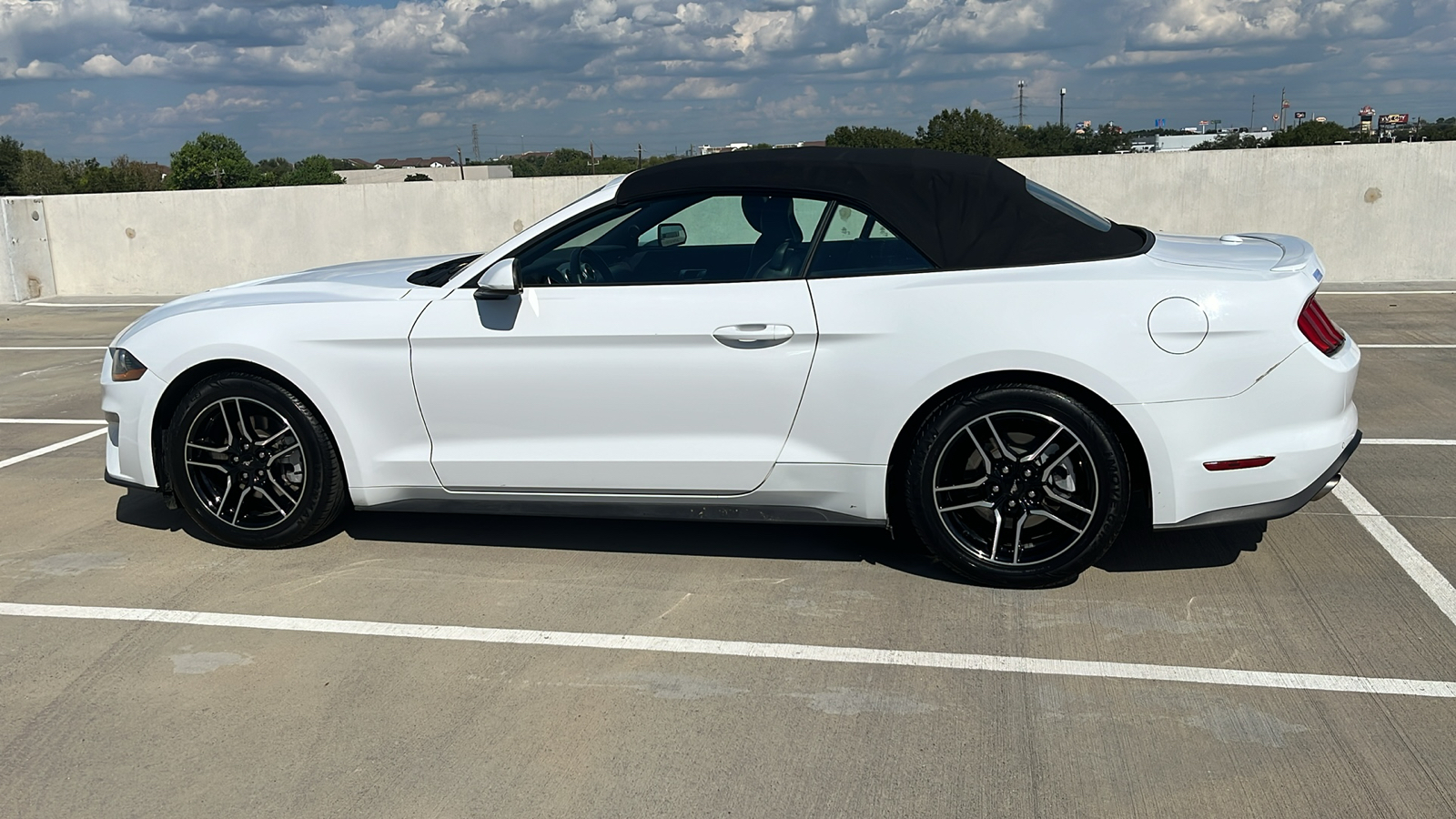 2022 Ford Mustang EcoBoost Premium 8