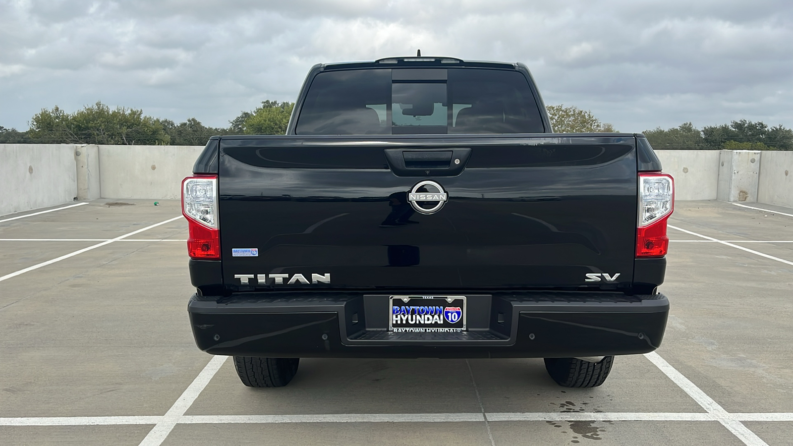 2023 Nissan Titan SV 12