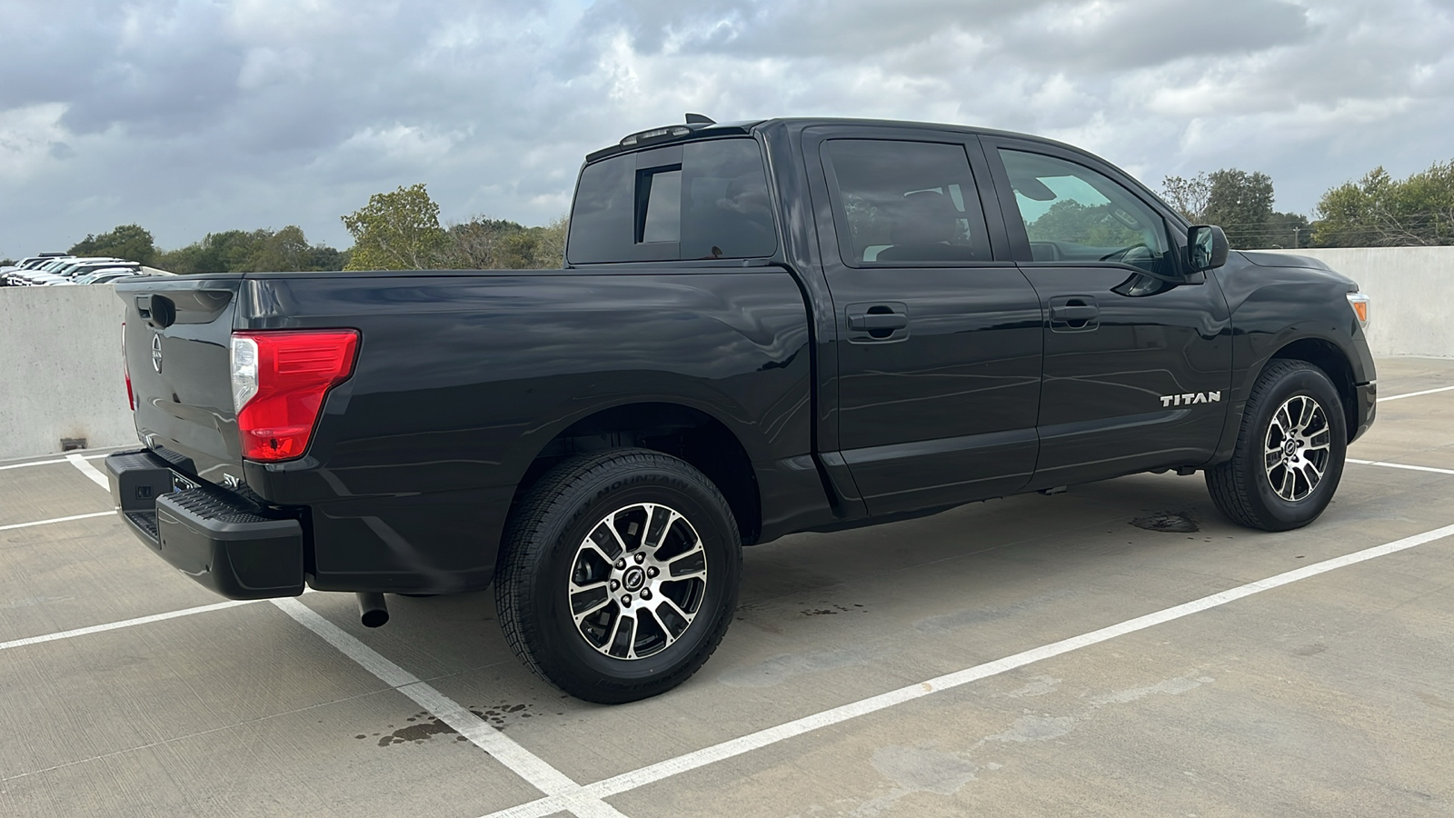 2023 Nissan Titan SV 13