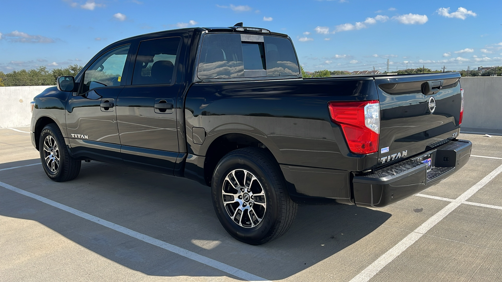 2023 Nissan Titan SV 9