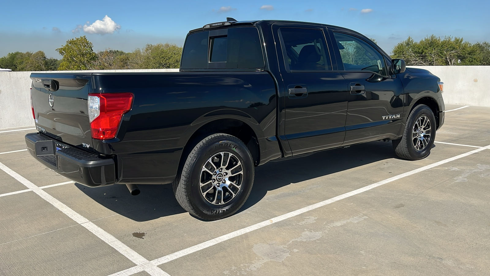 2023 Nissan Titan SV 11