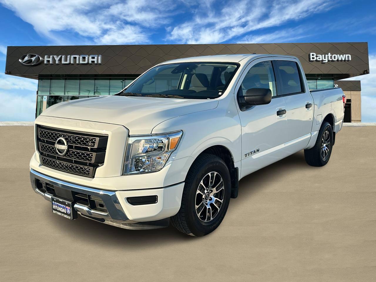 2023 Nissan Titan SV 1