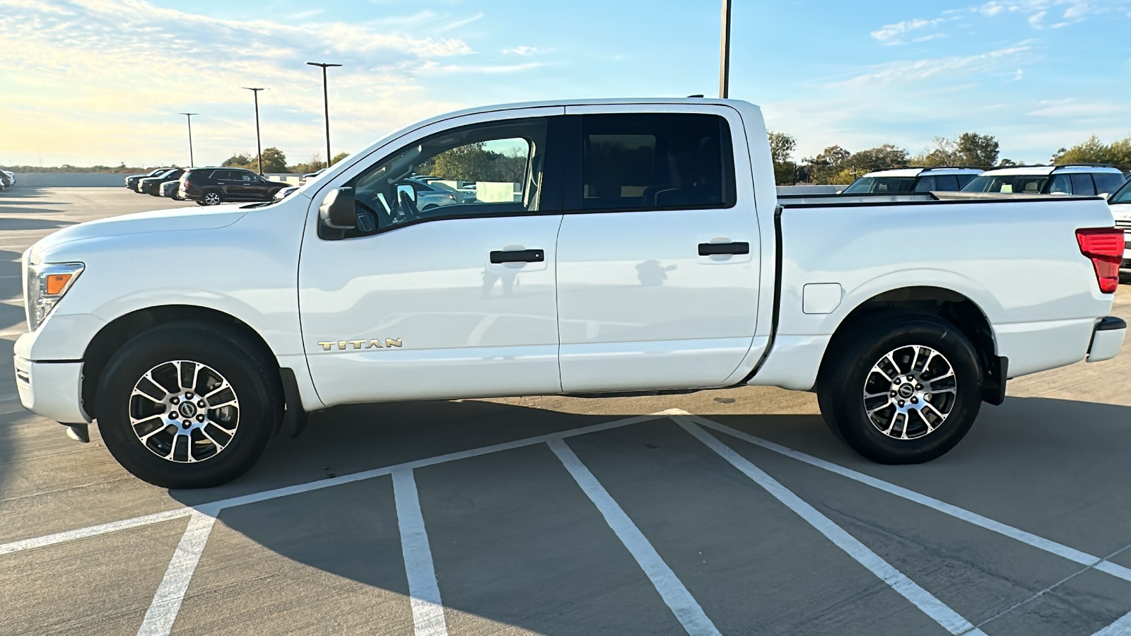 2023 Nissan Titan SV 7