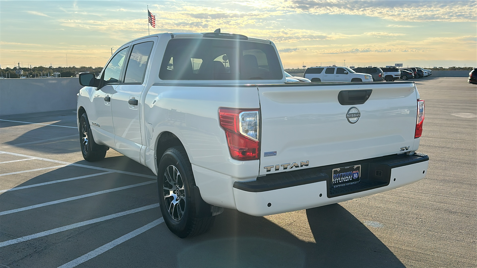 2023 Nissan Titan SV 8