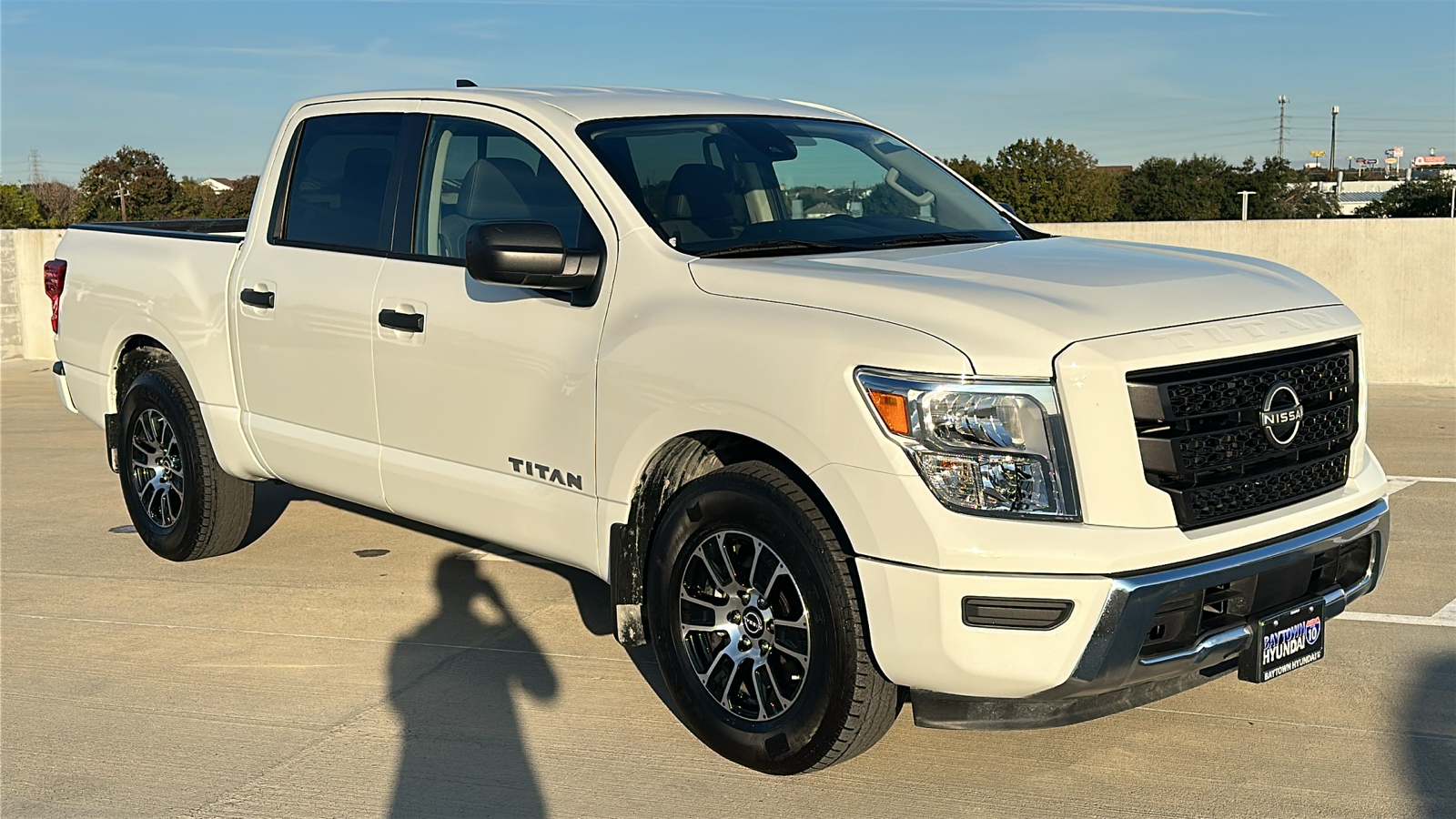 2023 Nissan Titan SV 12