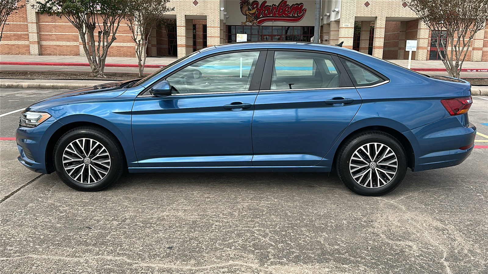 2019 Volkswagen Jetta 1.4T SE 8