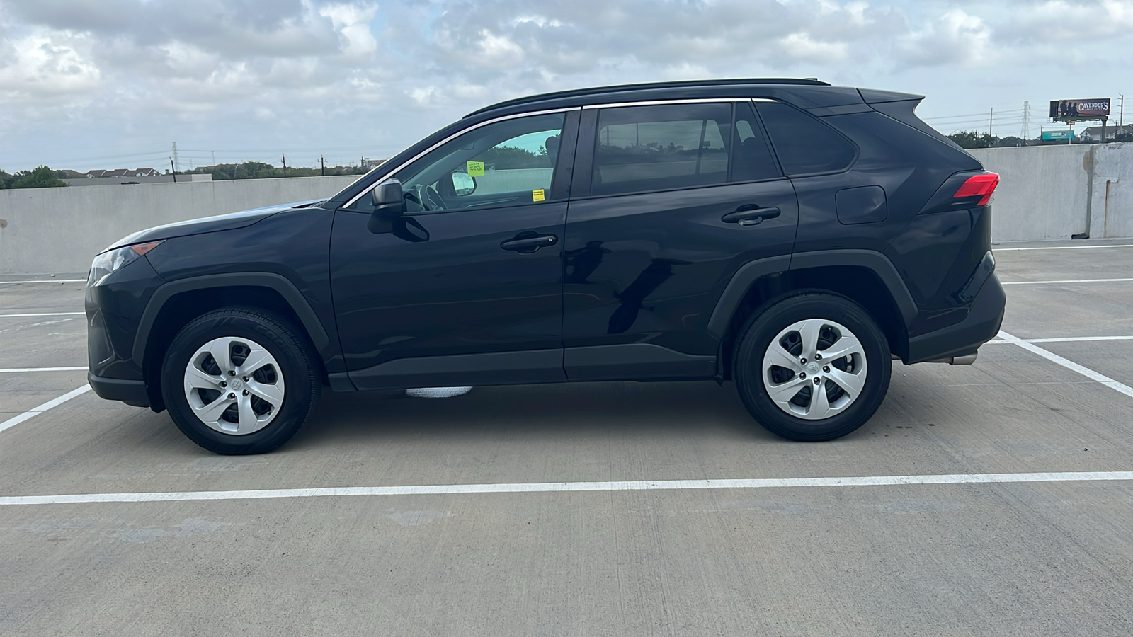 2021 Toyota RAV4 LE 8