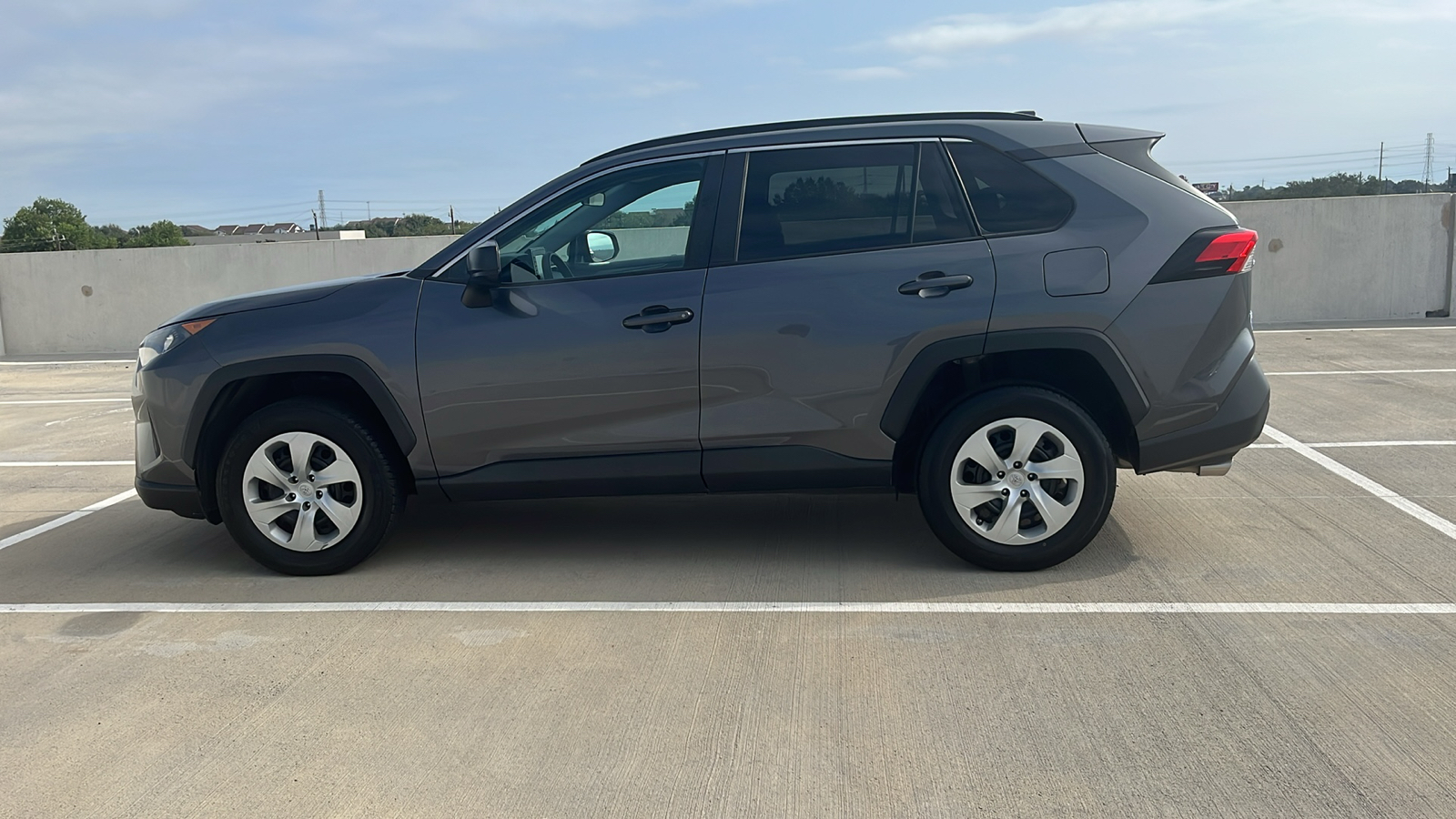 2021 Toyota RAV4 LE 8