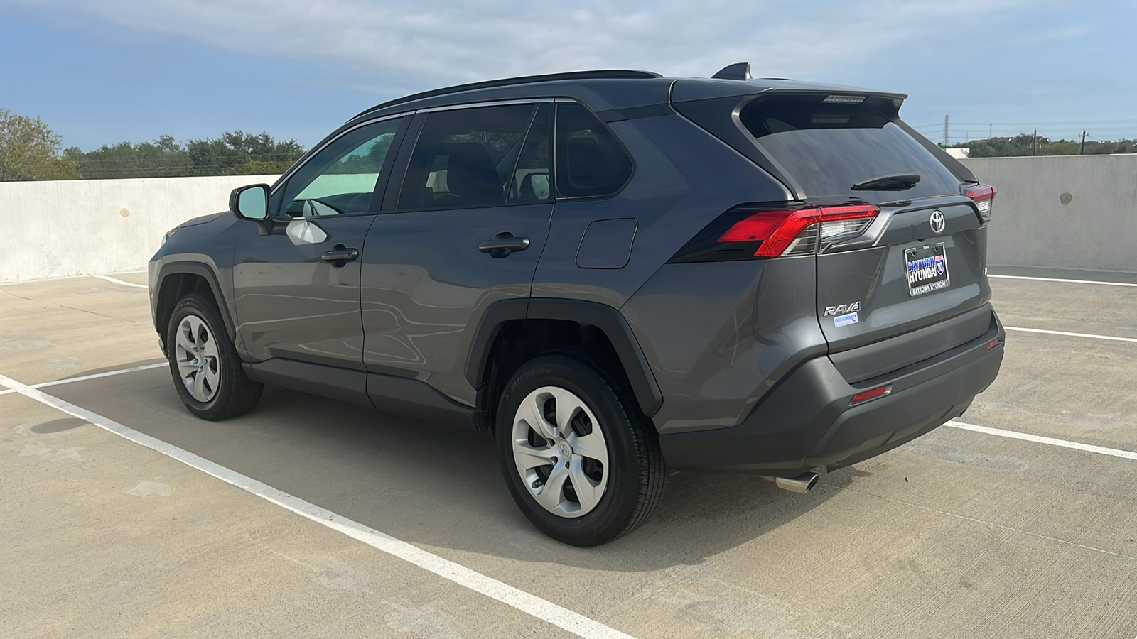 2021 Toyota RAV4 LE 9