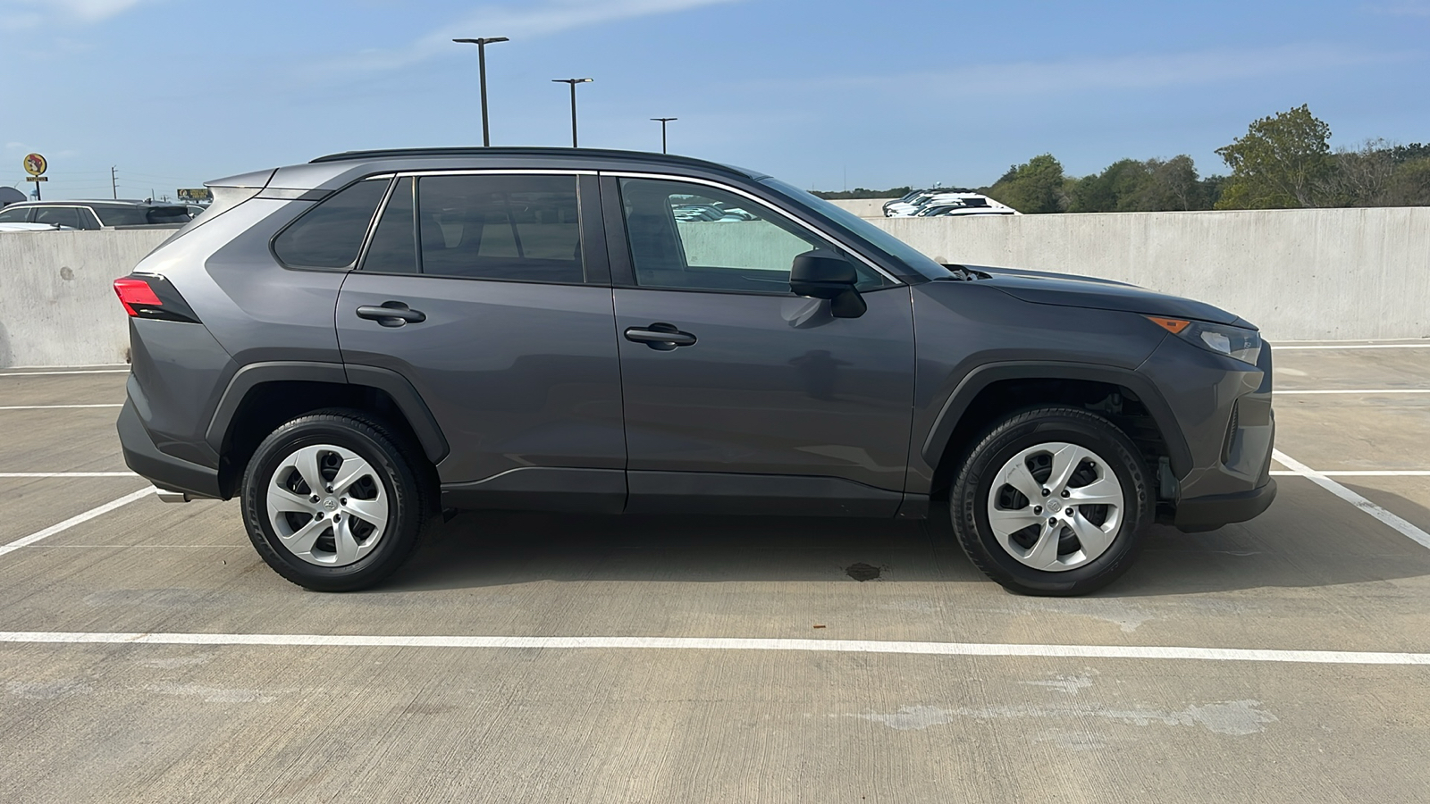 2021 Toyota RAV4 LE 12