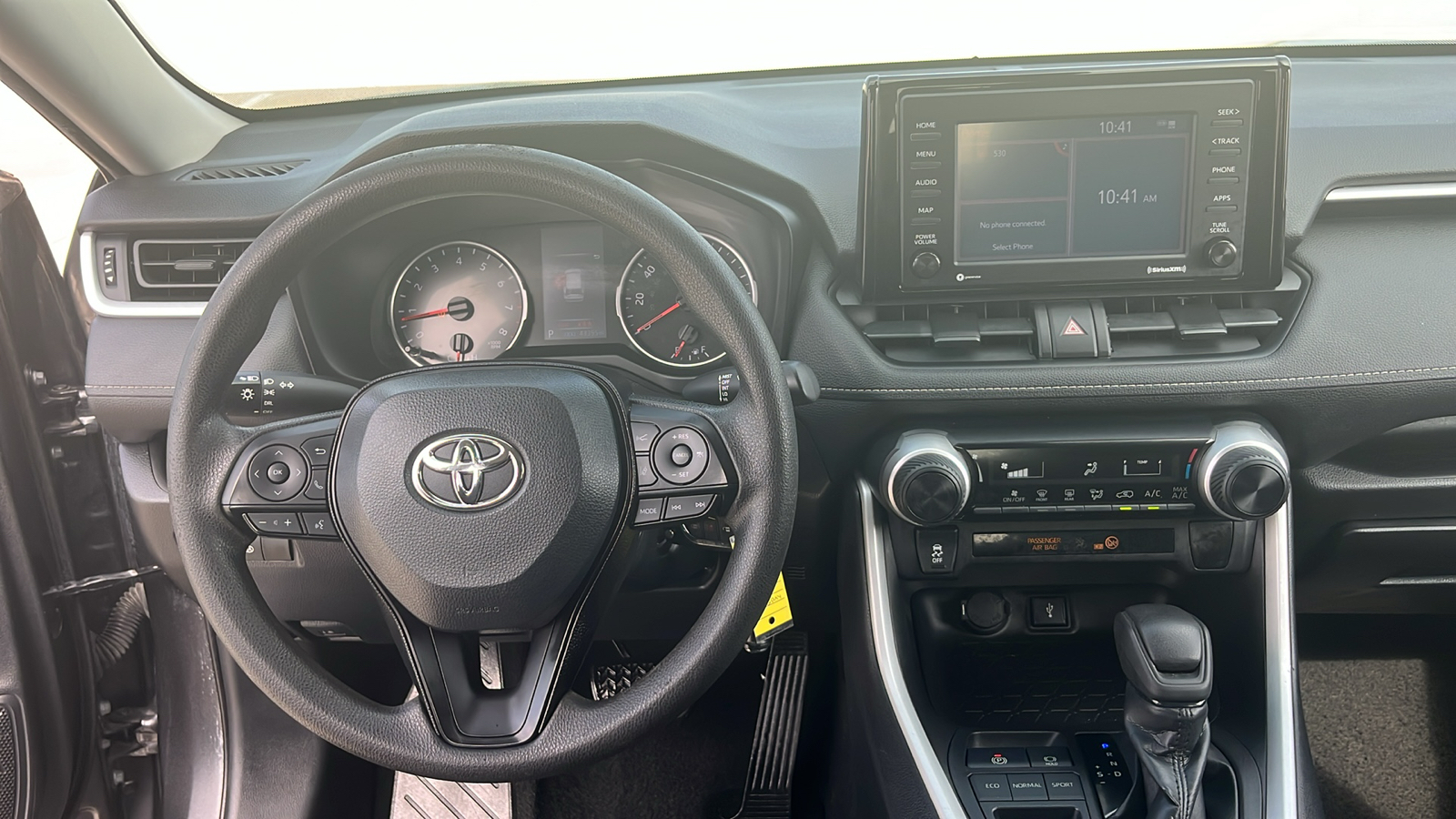 2021 Toyota RAV4 LE 24